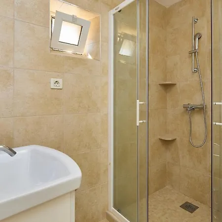 Hedera Estate, Hedera Iii *