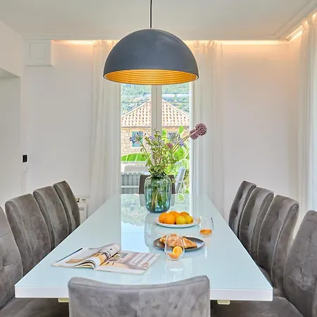 Hedera Estate, Hedera Iii Villa