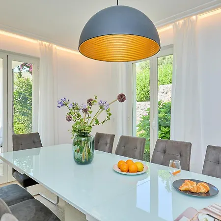 Hedera Estate, Hedera Iii