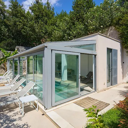 Hedera Estate, Hedera Iii