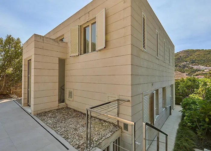 Hedera Estate, Hedera Iii Willa