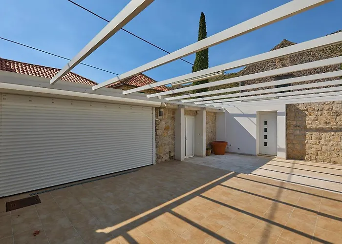 Hedera Estate, Hedera Iii Willa