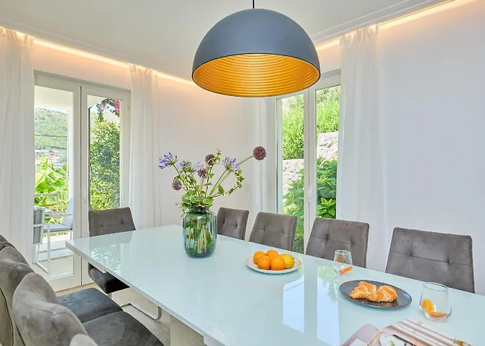 Hedera Estate, Hedera Iii