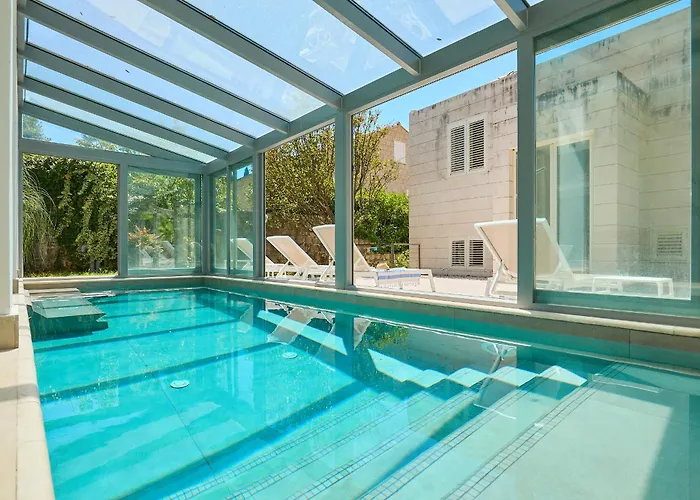 Hedera Estate, Hedera Iii Willa *