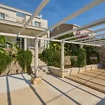 Hedera Estate, Hedera Iii *