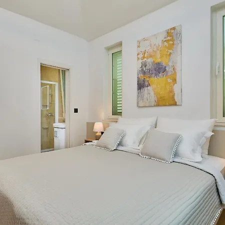 Hedera Estate, Hedera Iii זאטון