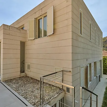 Hedera Estate, Hedera Iii Villa